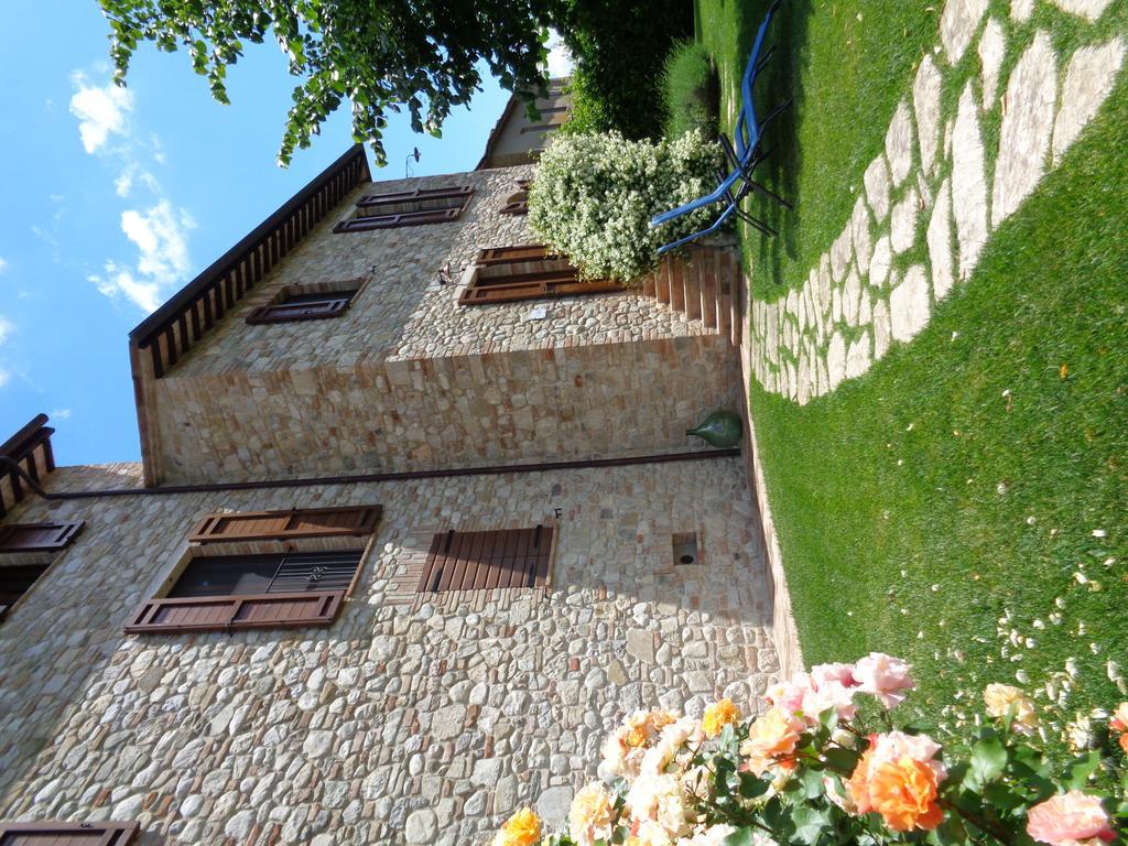 Agriturismo La Torraccia Тоди Екстериор снимка