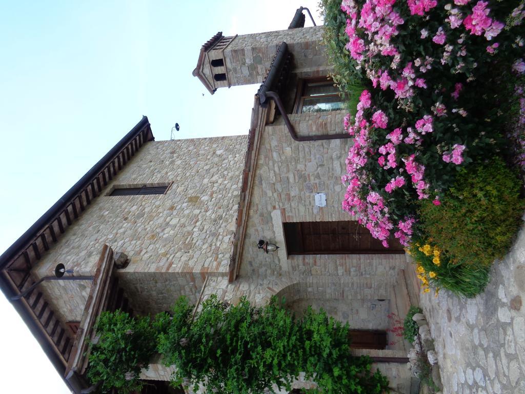 Agriturismo La Torraccia Тоди Екстериор снимка