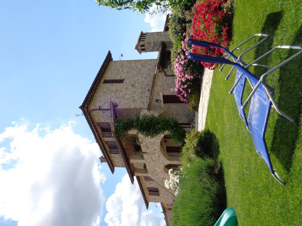 Agriturismo La Torraccia Тоди Екстериор снимка